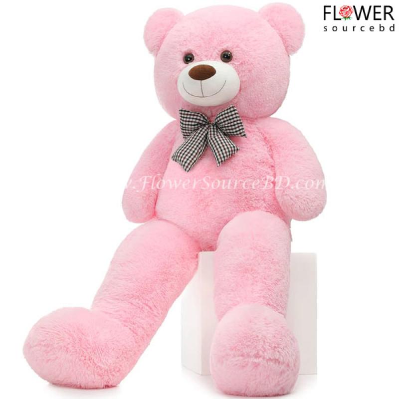 Big teddy bear in pink